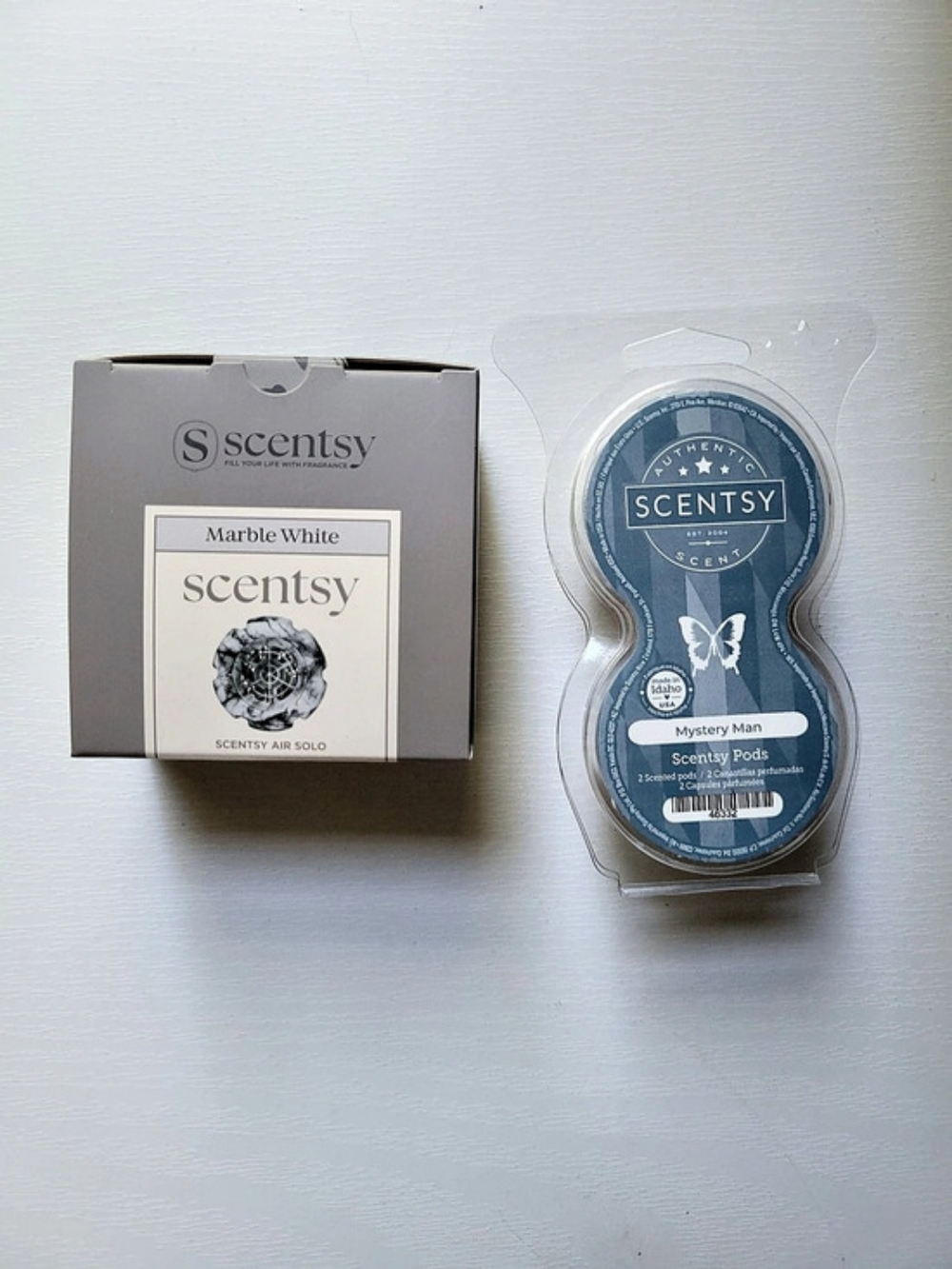 Scentsy Marble White Diffuser/ Mystery Man Scented Wax & Body Scent Pod NWT